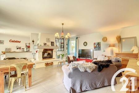Cheval Blanc, Provence-Alpes-Côte D'Azur 84460, France