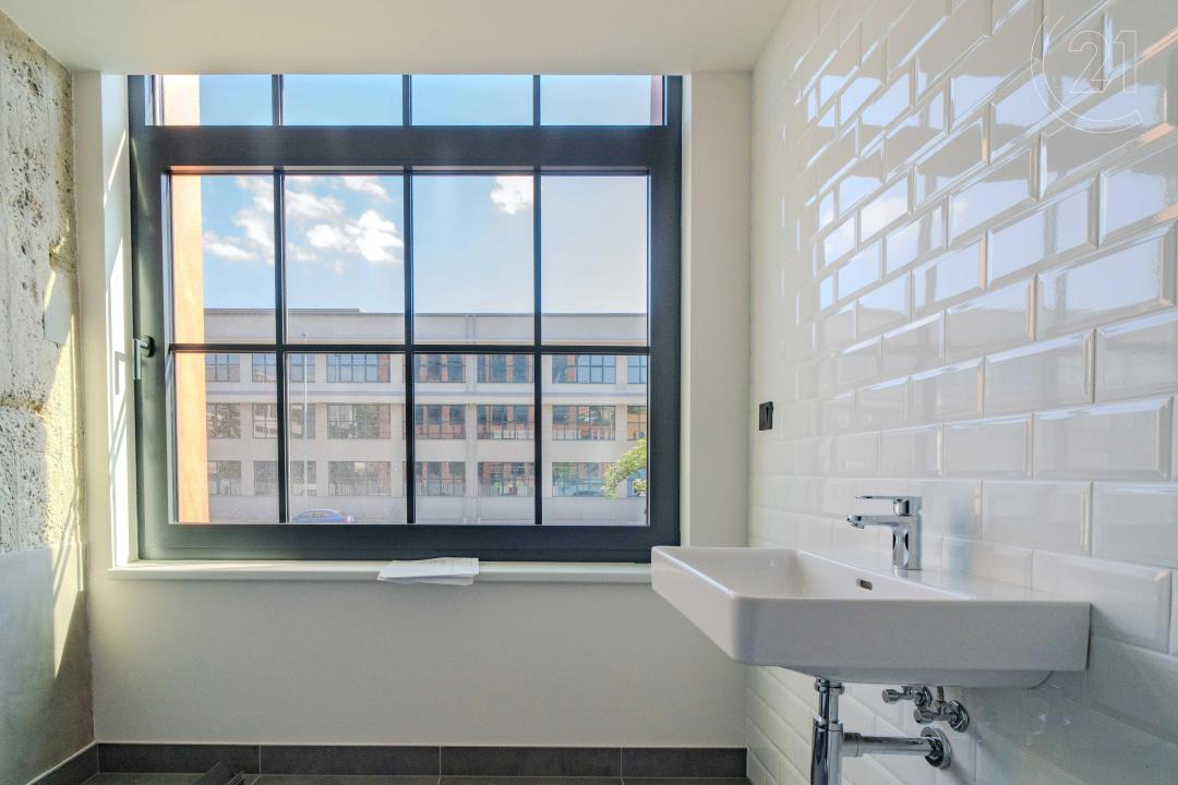 AT101, Kolbenova, Praha, Území Hlavního Města Prahy, Czech Republic