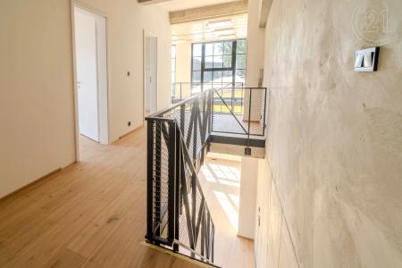 AT101, Kolbenova, Praha, Území Hlavního Města Prahy, Czech Republic