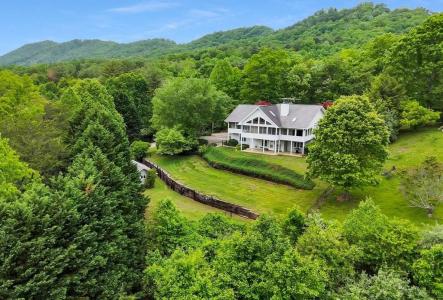 498 Old Dyer Road, Hayesville, North Carolina 28904