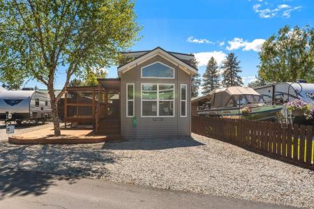 27 Songbird Ln, Usk, Washington 99180, USA