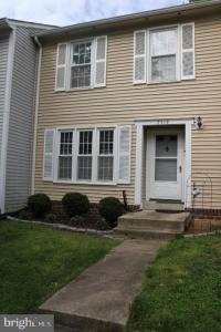 7319 Stream Way, Springfield, Virginia 22152, USA