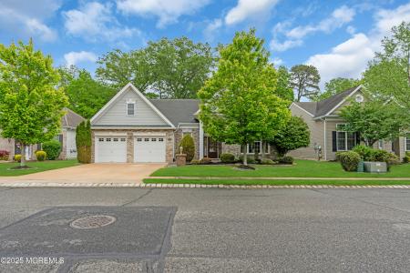 42 Dunberry Drive, Freehold, New Jersey 07728, USA