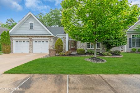 42 Dunberry Drive, Freehold, New Jersey 07728, USA