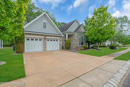 42 Dunberry Drive, Freehold, New Jersey 07728, USA