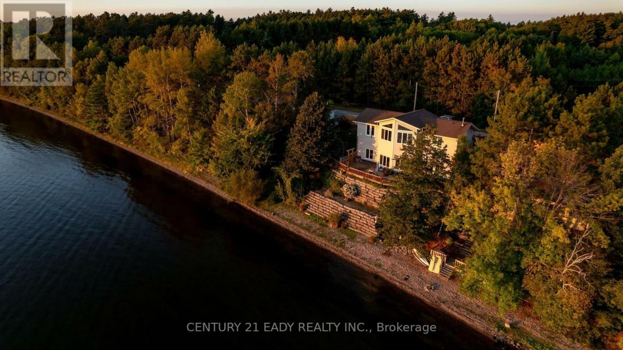 563 ISLAND VIEW DRIVE, North Algona Wilberforce, Ontario K0J 1X0, CANADÁ