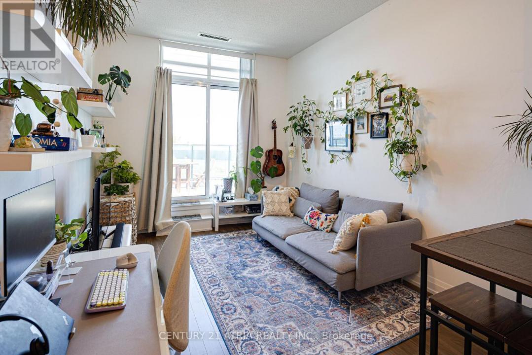 7161 YONGE STREET, Markham (grandview), Ontario L3T 0C8, Canada