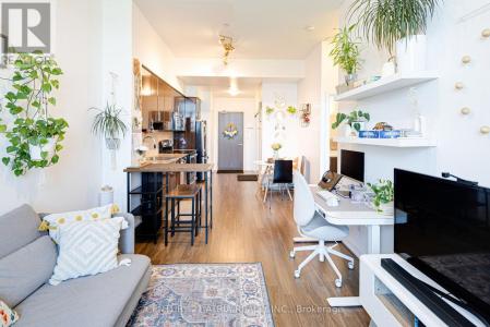 7161 YONGE STREET, Markham (grandview), Ontario L3T 0C8, Canada