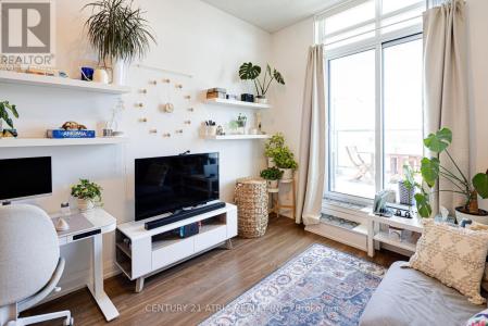 7161 YONGE STREET, Markham (grandview), Ontario L3T 0C8, Canada