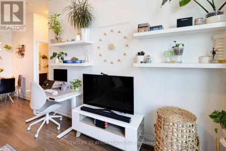 7161 YONGE STREET, Markham (grandview), Ontario L3T 0C8, Canada