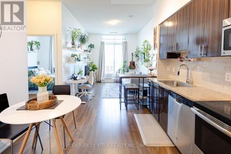 7161 YONGE STREET, Markham (grandview), Ontario L3T 0C8, Canada