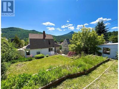 715 SHAKESPEARE STREET, Warfield, British Columbia V1R 2B3, Canada