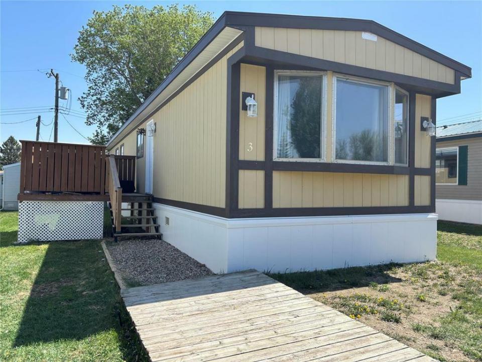 606 SOUTH RAILWAY STREET, Killarney, Manitoba R0K 1G0, Canada