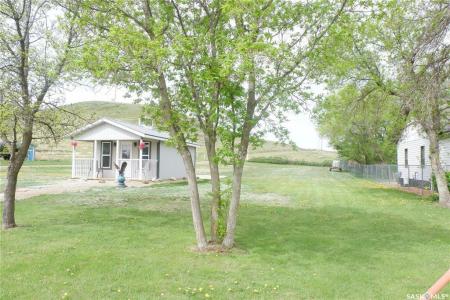15 A AVENUE, Willow Bunch, Saskatchewan S0H 4K0, Canada