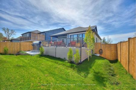 1050 KETTLE COURT, Fort Erie, Ontario L2A 0E7, Canada