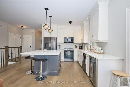 1050 KETTLE COURT, Fort Erie, Ontario L2A 0E7, Canada