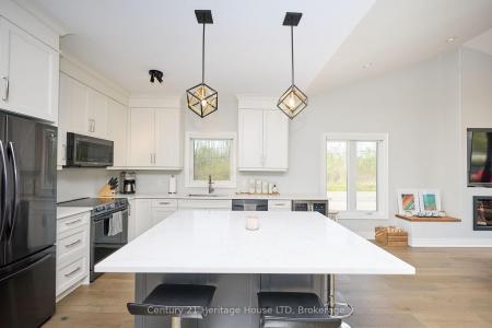 1050 KETTLE COURT, Fort Erie, Ontario L2A 0E7, Canada