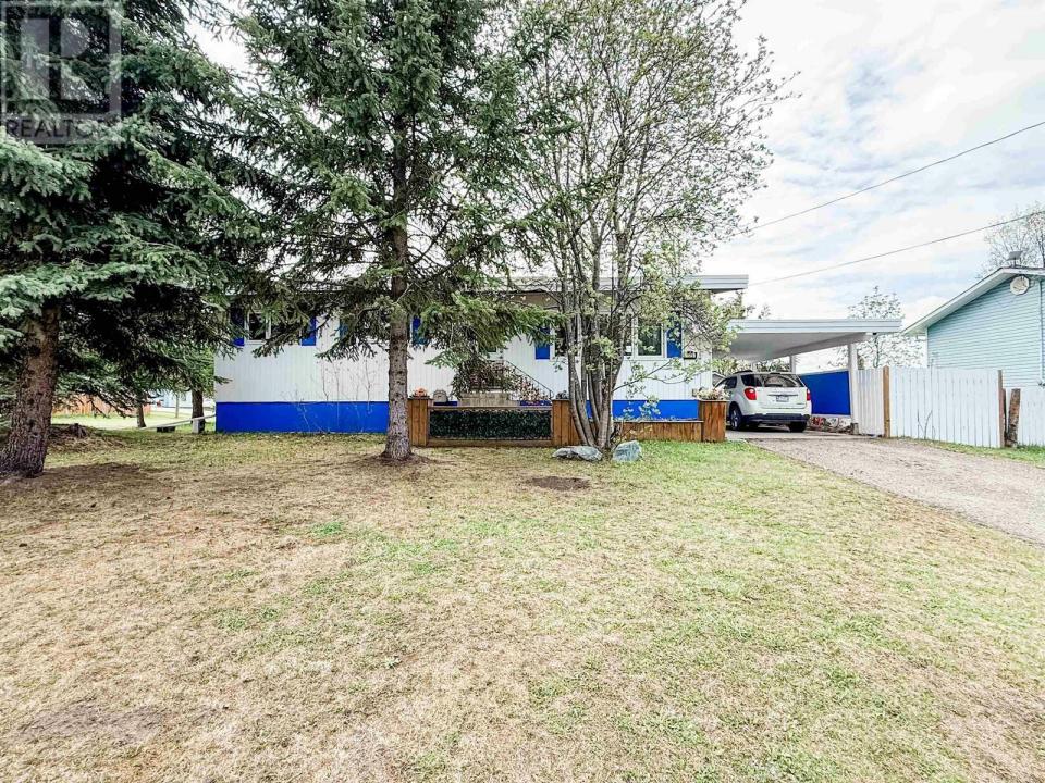102 CRYSDALE DRIVE, Mackenzie, Colombie-Britannique V0J 2C0, Canada