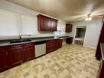 714 10 AVE, Wainwright, Alberta T9W 1B8, Canada