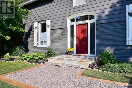55 BROCK STREET EAST, Uxbridge, Ontario L9P 1M4, Canada