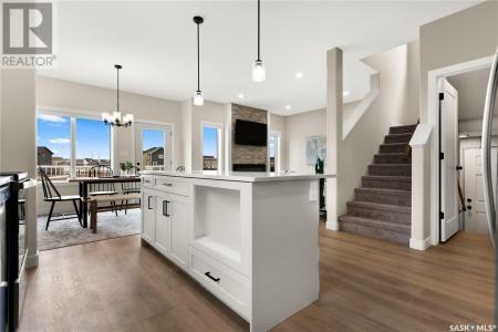 951 TRAEGER MANOR, Saskatoon, Saskatchewan S7V 1V8, Canada