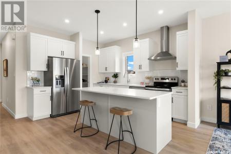 951 TRAEGER MANOR, Saskatoon, Saskatchewan S7V 1V8, Canada