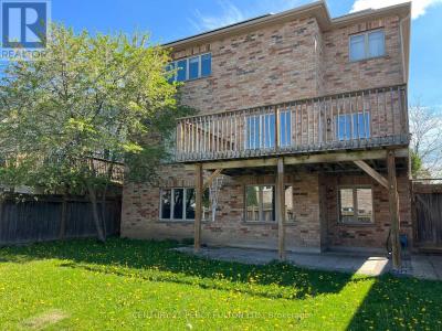 359 WOODSPRING AVENUE, Newmarket (woodland Hill), Ontario L3X 3H1, Canada
