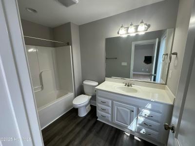 2544 Brookville Drive #B, Greenville, Carolina Do Norte 27834, Estados Unidos