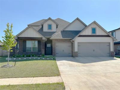 15913 Coneflower Drive, Edmond, Oklahoma 73013, USA