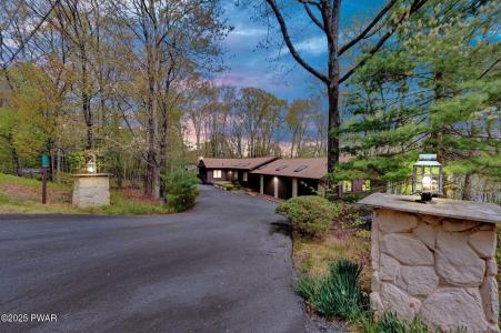 809 Blackbirch Court, Lords Valley, Pennsylvania 18428, HOA KỲ