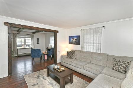 133 Spring Lane, Levittown, Nowy Jork 11756, USA
