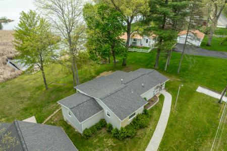 9625 Lake Dr , MECOSTA, Michigan 49332, Estados Unidos