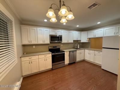 215 Medford Court #B, Manalapan, Nueva Jersey 07726, Estados Unidos