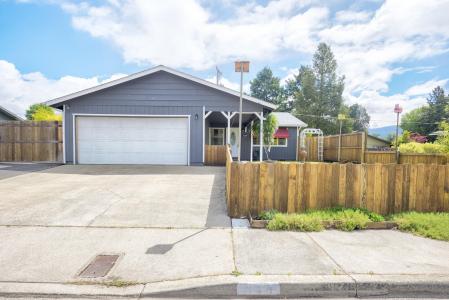 1129 SW Ballinger Drive, Grants Pass, Oregon 97526, USA