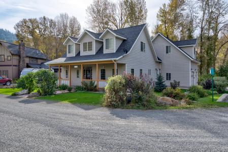 5235 Creekside Lane, Helena, Montana 59601, USA