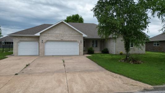 2361 W Heritage Street, Bolivar, Missouri 65613