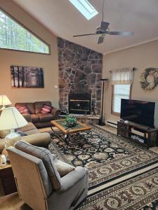 2134 Sheshequin Drive, Pocono Lake, Pennsylvania 18347