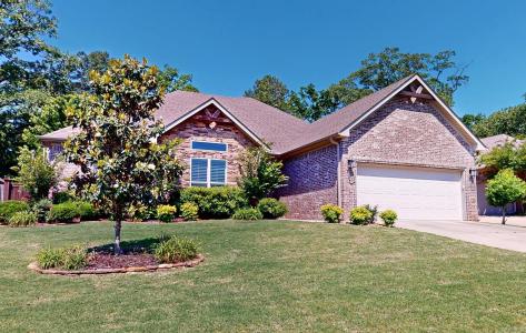 5048 Maple Leaf Drive, Benton, Arkansas 72019, USA