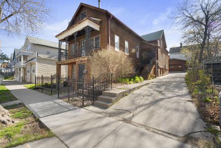 1806 N Arlington Pl, Milwaukee, Wisconsin 53202, USA