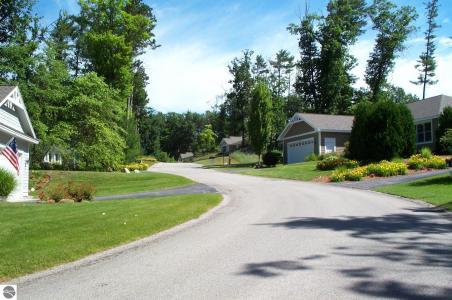 6366 Cedarmere, Traverse City, Michigan 49686, USA