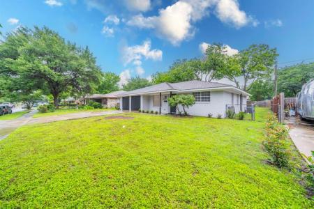 1725 Camara Court, Grand Prairie, טקסס 75051, ארצות הברית של אמריקה