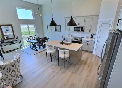 930 Beretta Street, Mandan, ノースダコタ 58554, アメリカ合衆国