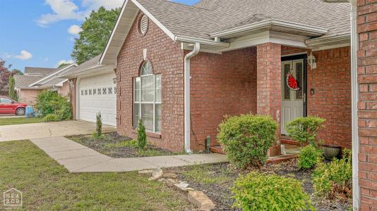 6902 Deerwood Drive, Paragould, Arkansas 72450, USA