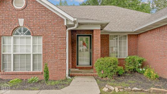 6902 Deerwood Drive, Paragould, Arkansas 72450, USA