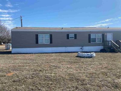 320 Lakeview Avenue, Apache, Oklahoma 73006, USA