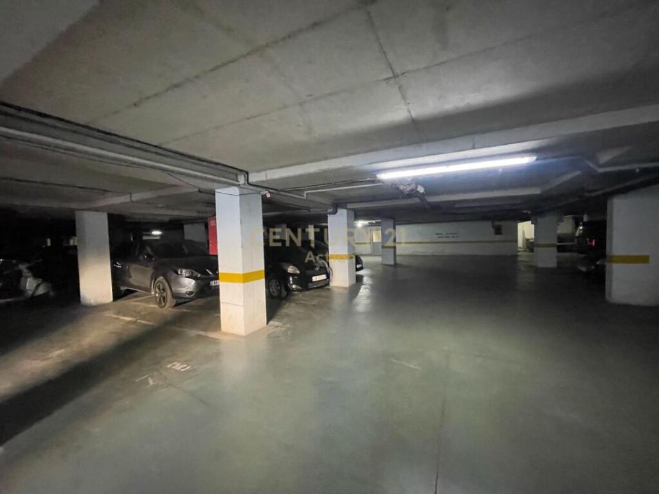 Kompleksi Magnet, Tirana, ألبانيا