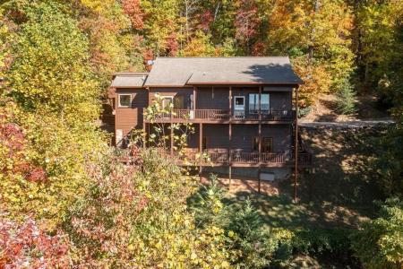 7031 Black Bear Trail, Hiawassee, Georgia 30546
