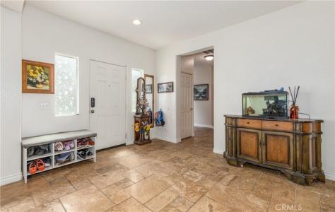 7840 La Cresta Street, Highland, Kalifornien 92346, USA