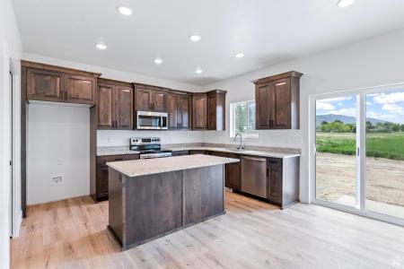 676 E 2450 N, North Logan, Юта 84341, Соединенные Штаты