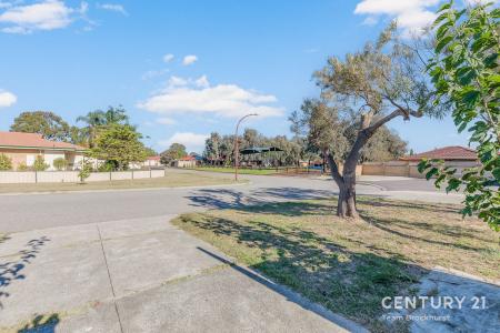 9 Apley Street, Maddington, WA 6109, Australia